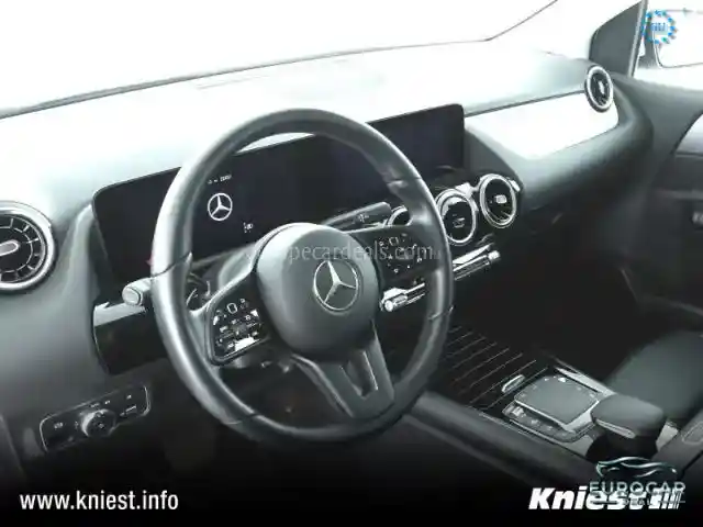 Mercedes-Benz B 220