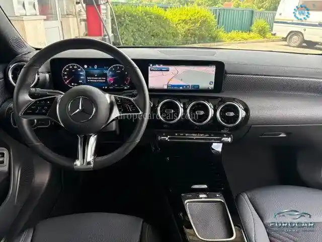 Mercedes-Benz CLA 180
