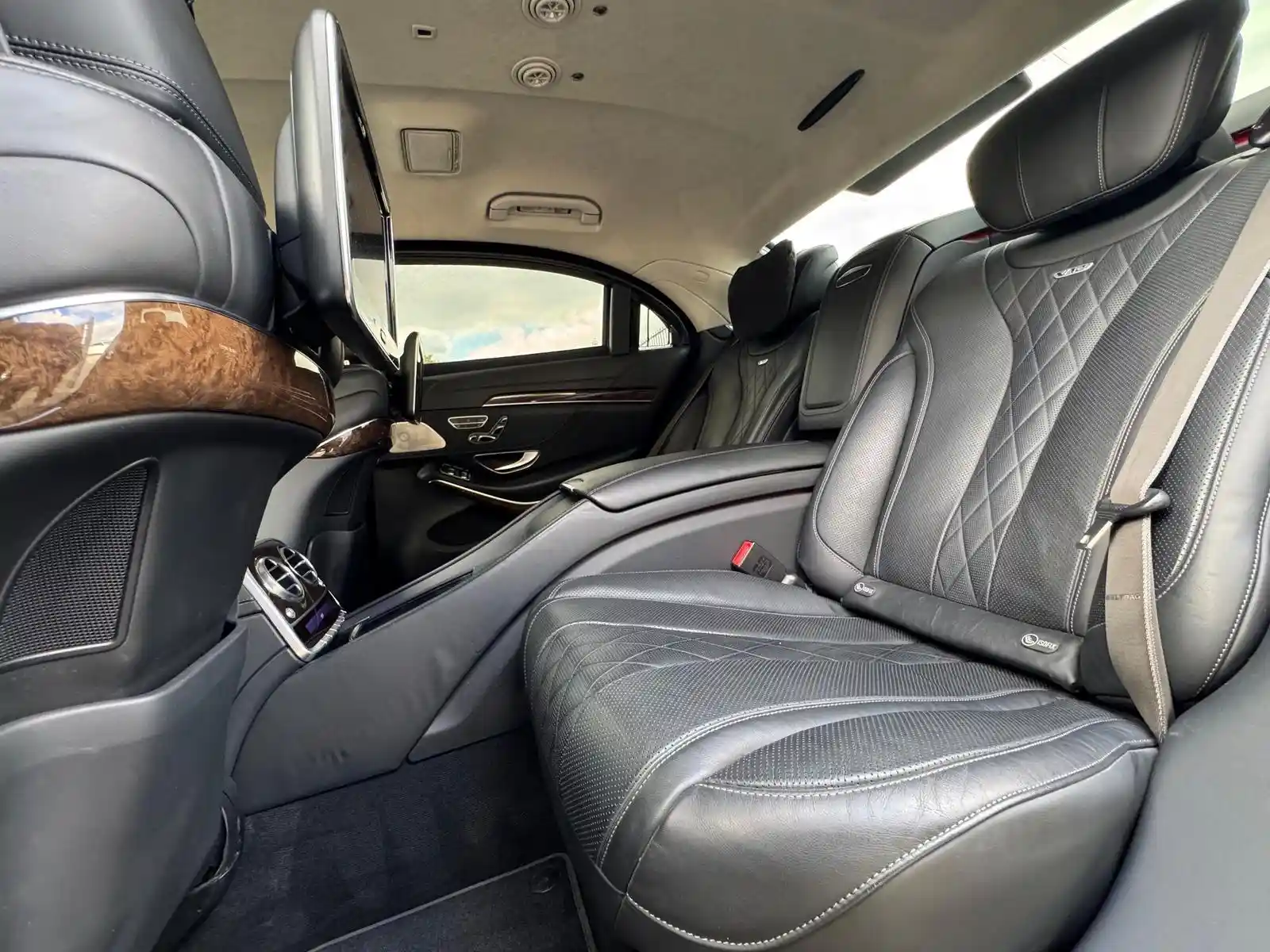 Mercedes-Benz S 600
