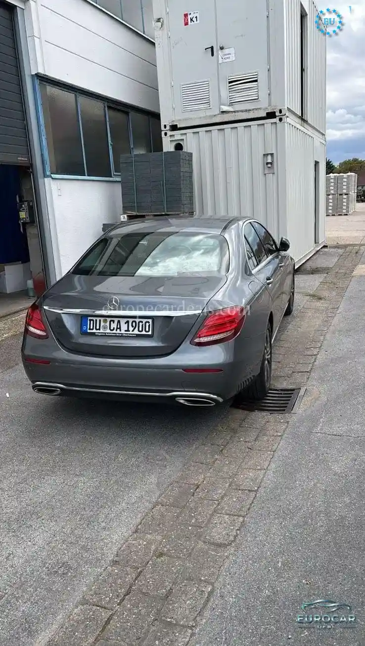 Mercedes-Benz E 200