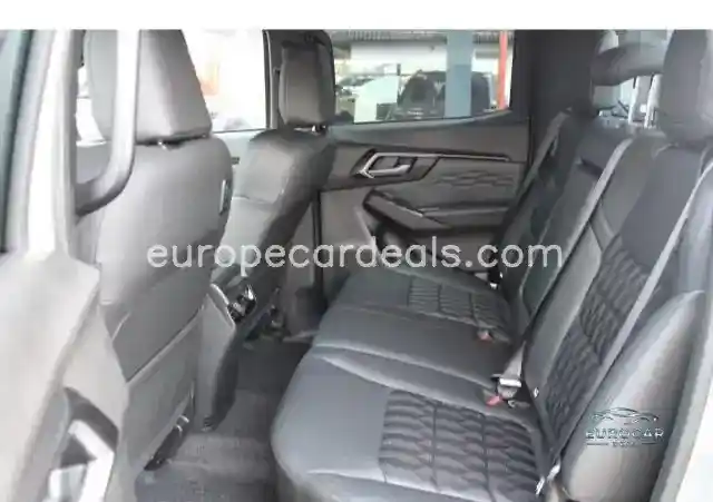 4×4 Double Cab V-CROSS Automatik