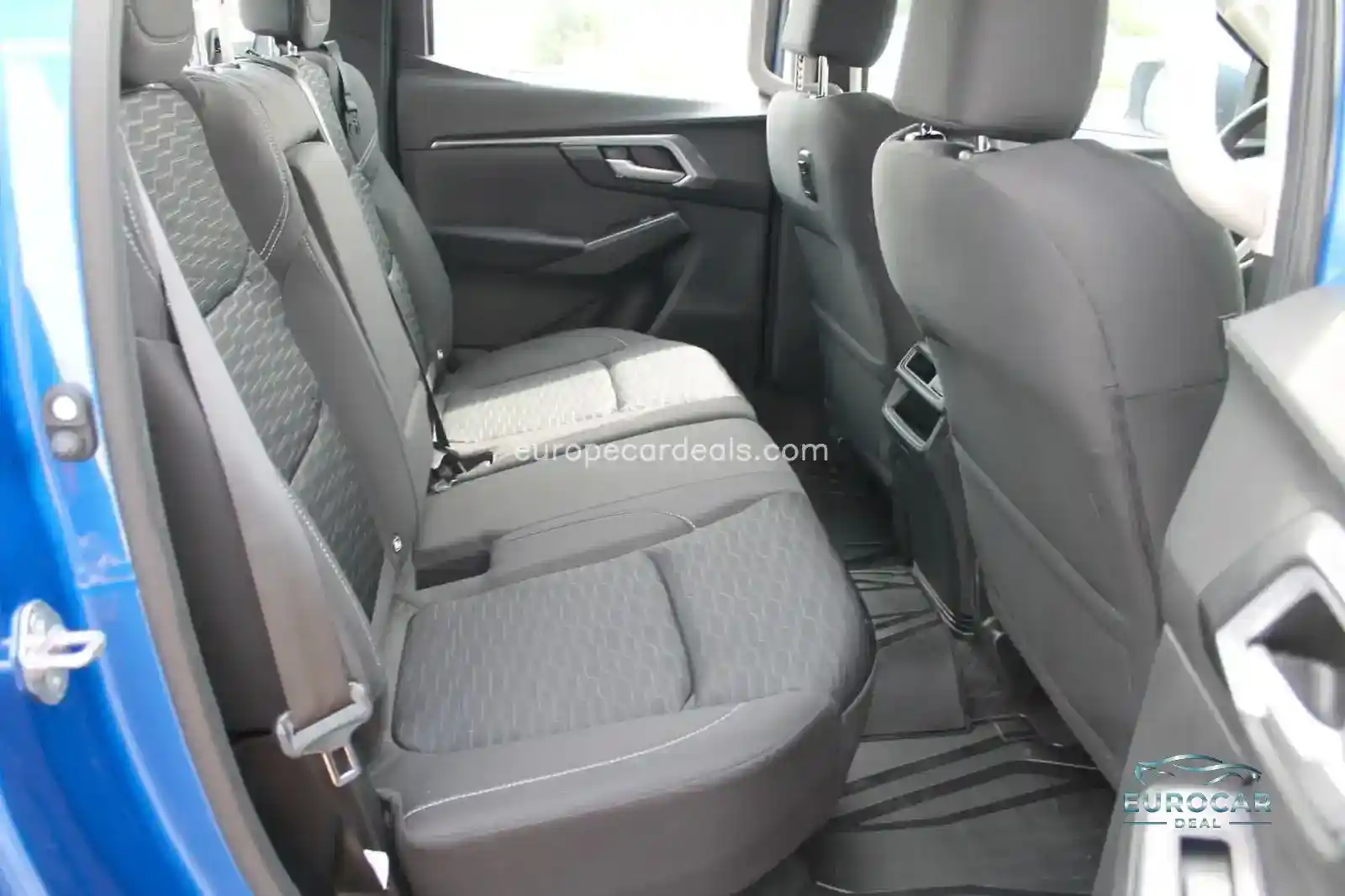 Double Cab 4×4 LS / AHZV+Laderaumwanne