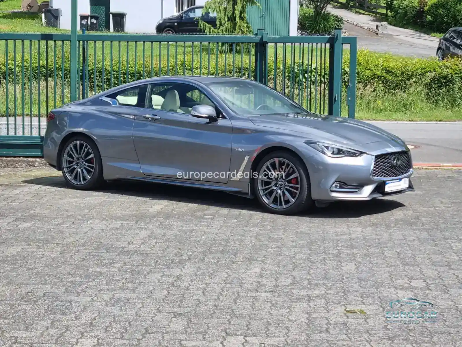 Infiniti Q60