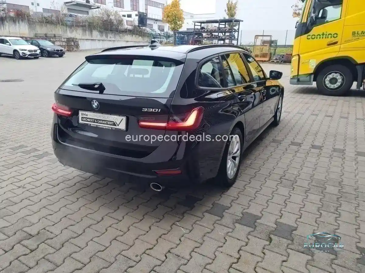 BMW 330