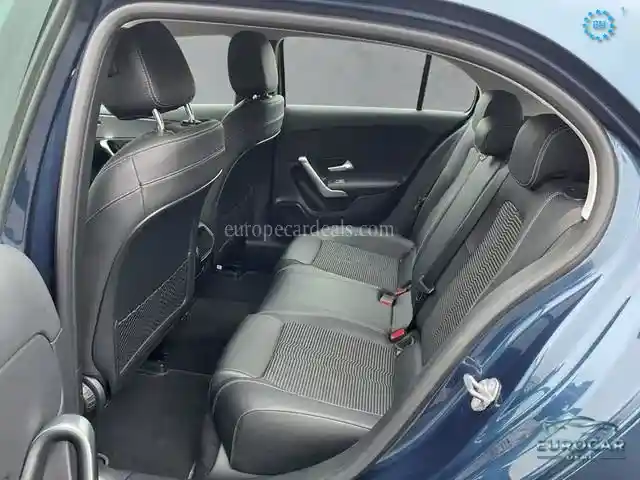 Mercedes-Benz A 220