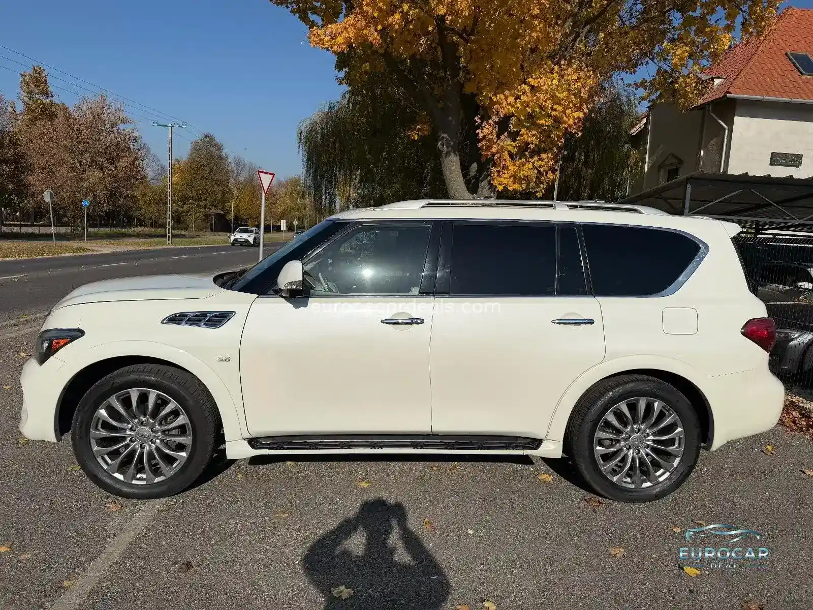 Infiniti QX80