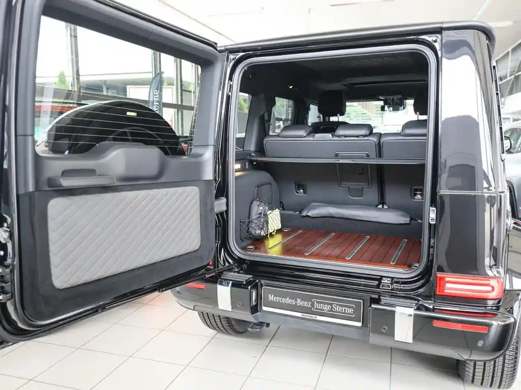 Mercedes-Benz G 500