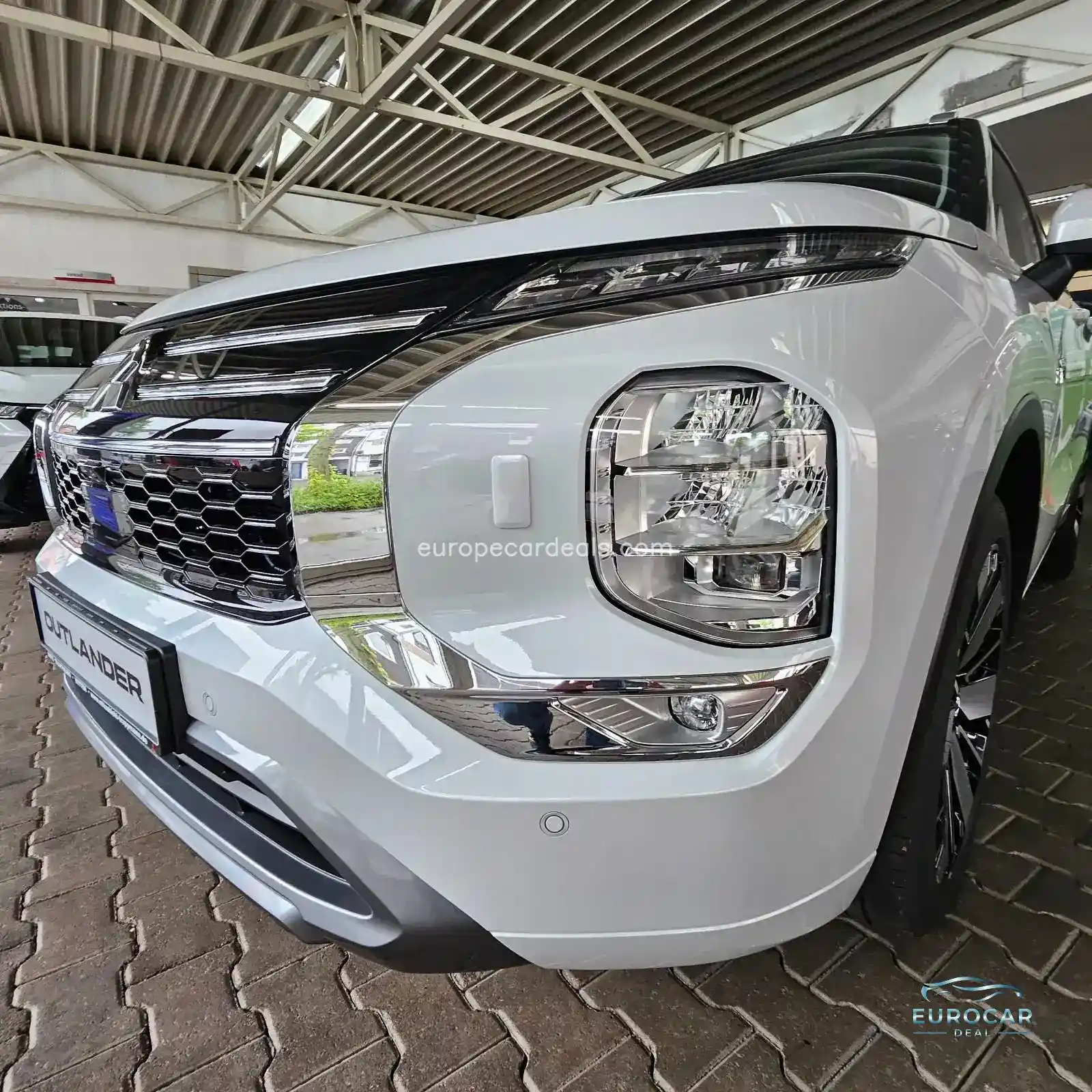 Mitsubishi Plug-in Hybrid Outlander