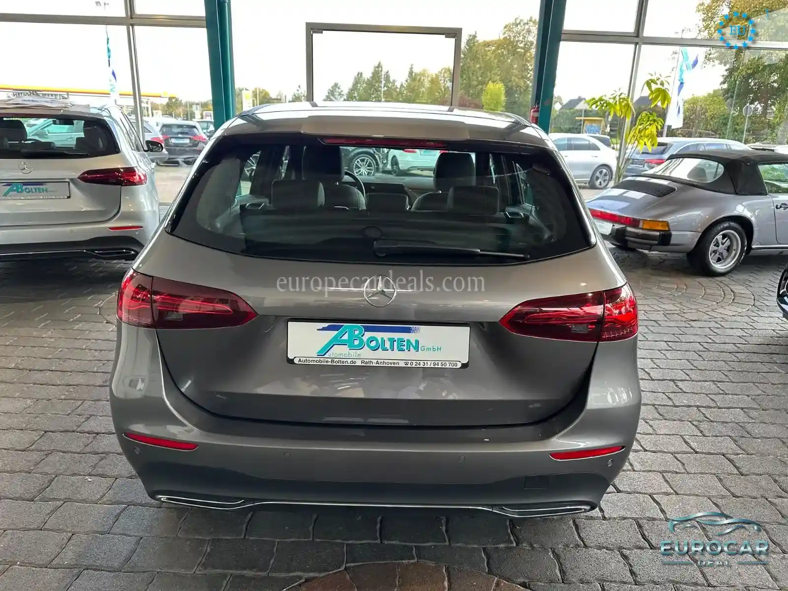 Mercedes-Benz B 180