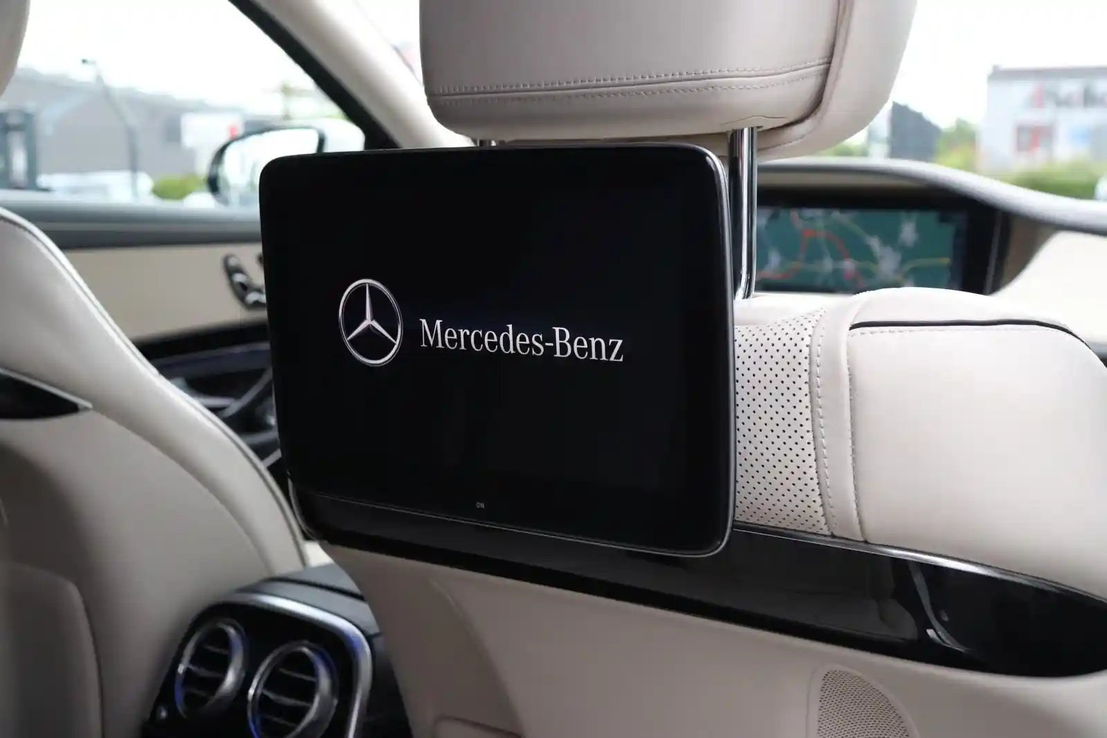 Mercedes-Benz S 600