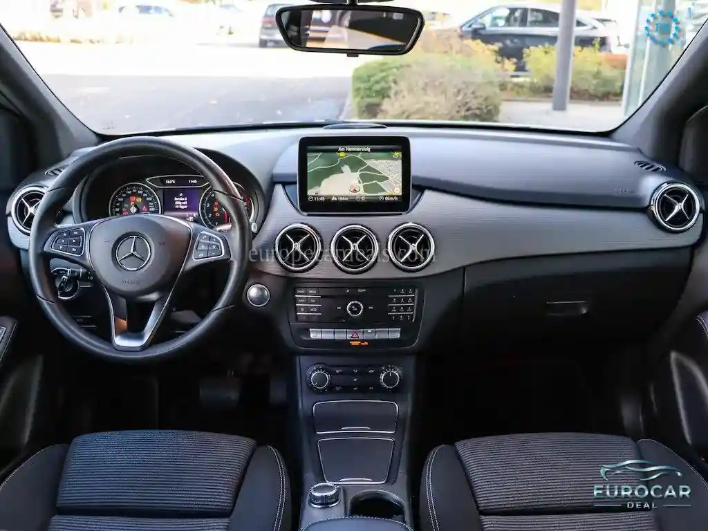 Mercedes-Benz B 180