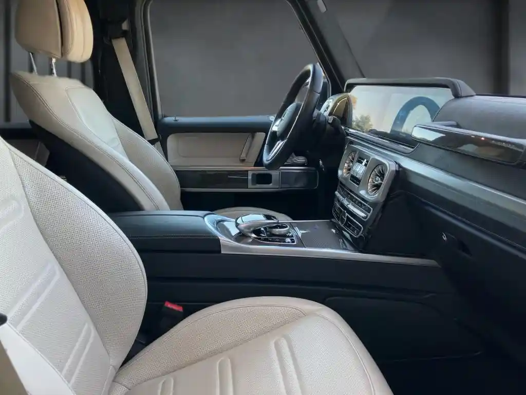 Mercedes-Benz G 500