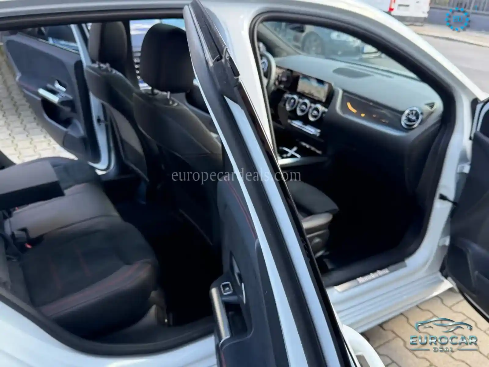 Mercedes-Benz B 220