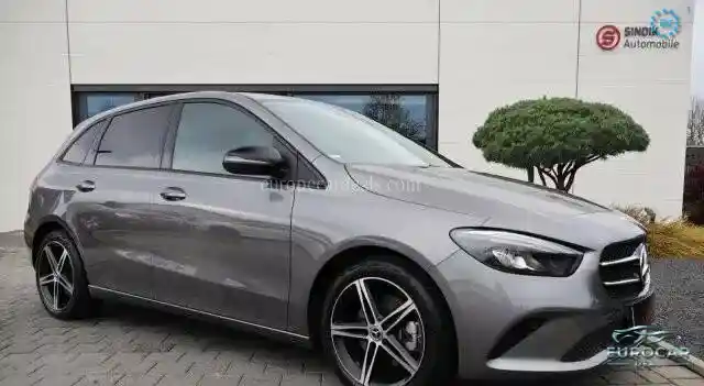 Mercedes-Benz B 220