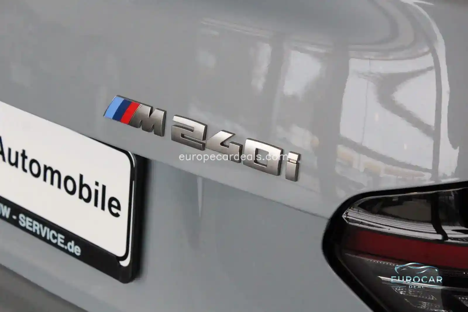 BMW M240i