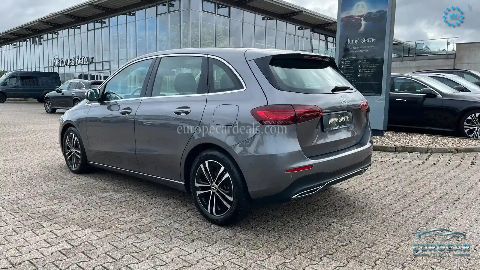 Mercedes-Benz B 180