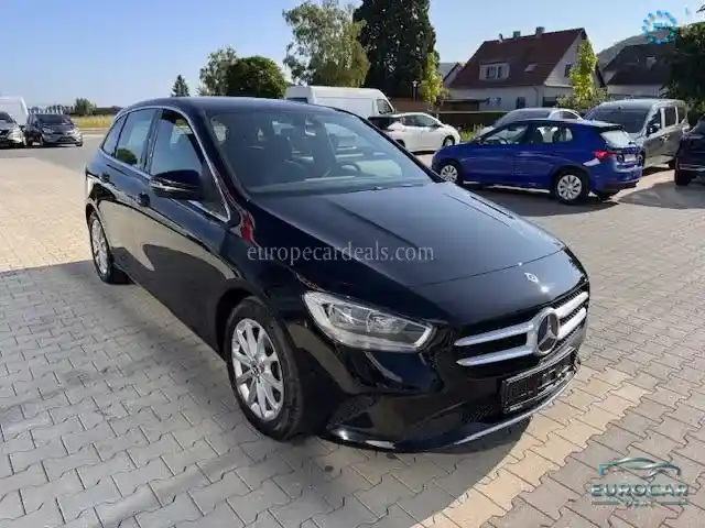 Mercedes-Benz B 180