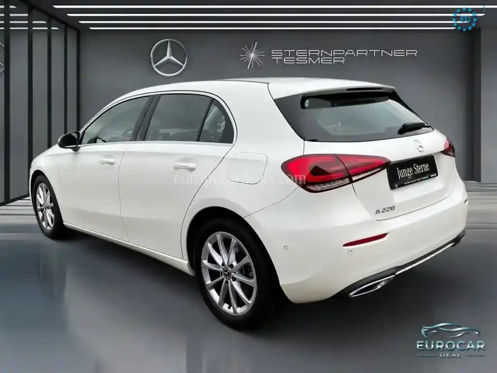 Mercedes-Benz A 220