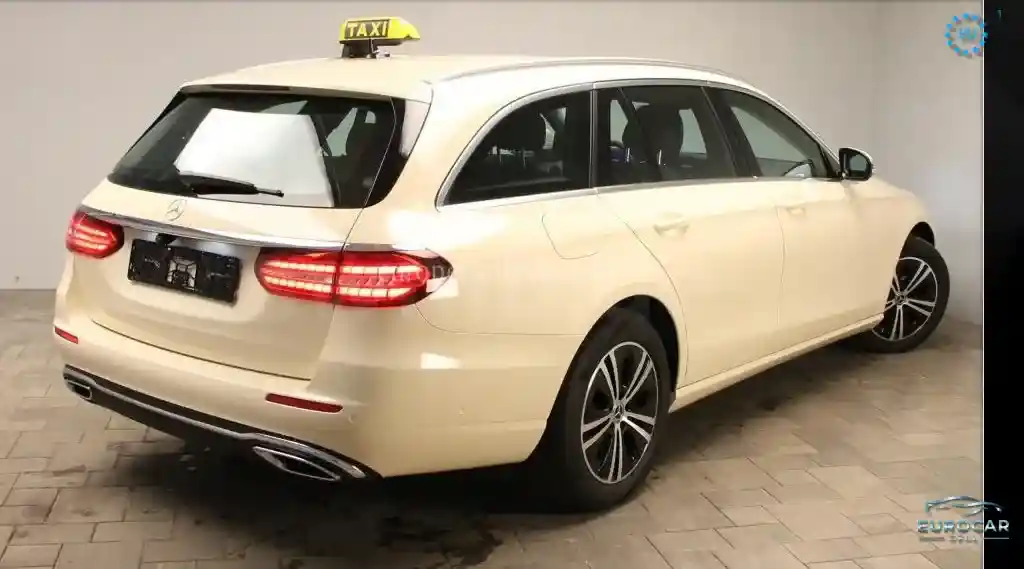 Mercedes-Benz E 220