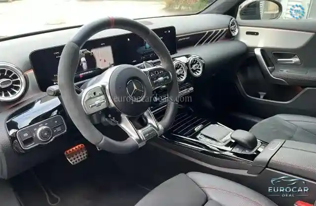 Mercedes-Benz A 35 AMG