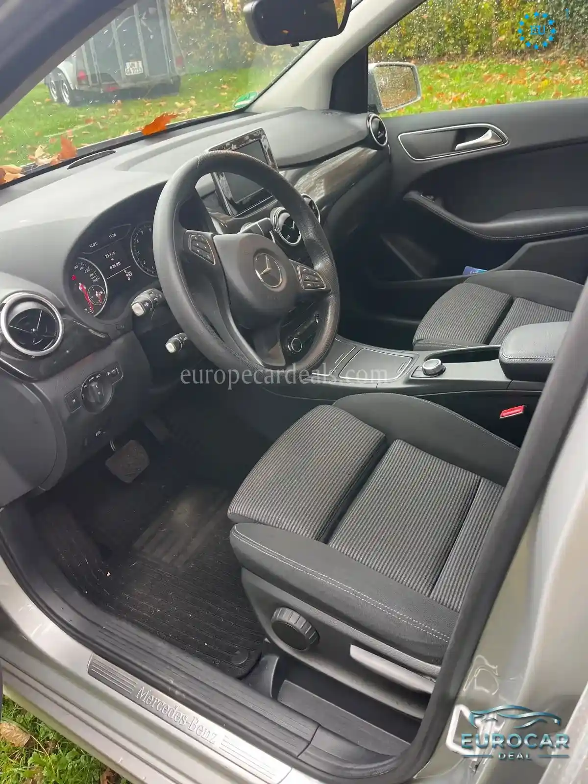 Mercedes-Benz B 180