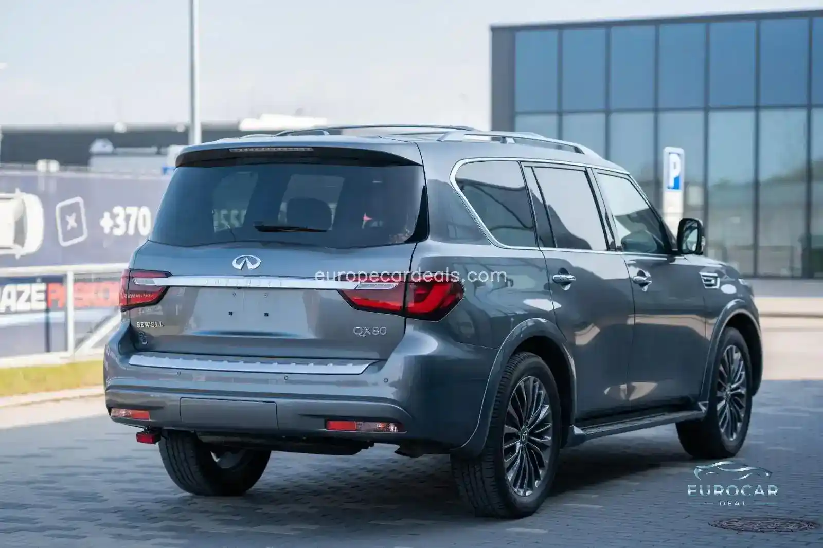 Infiniti QX80