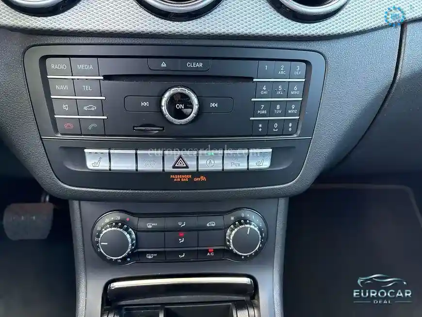 Mercedes-Benz B 180