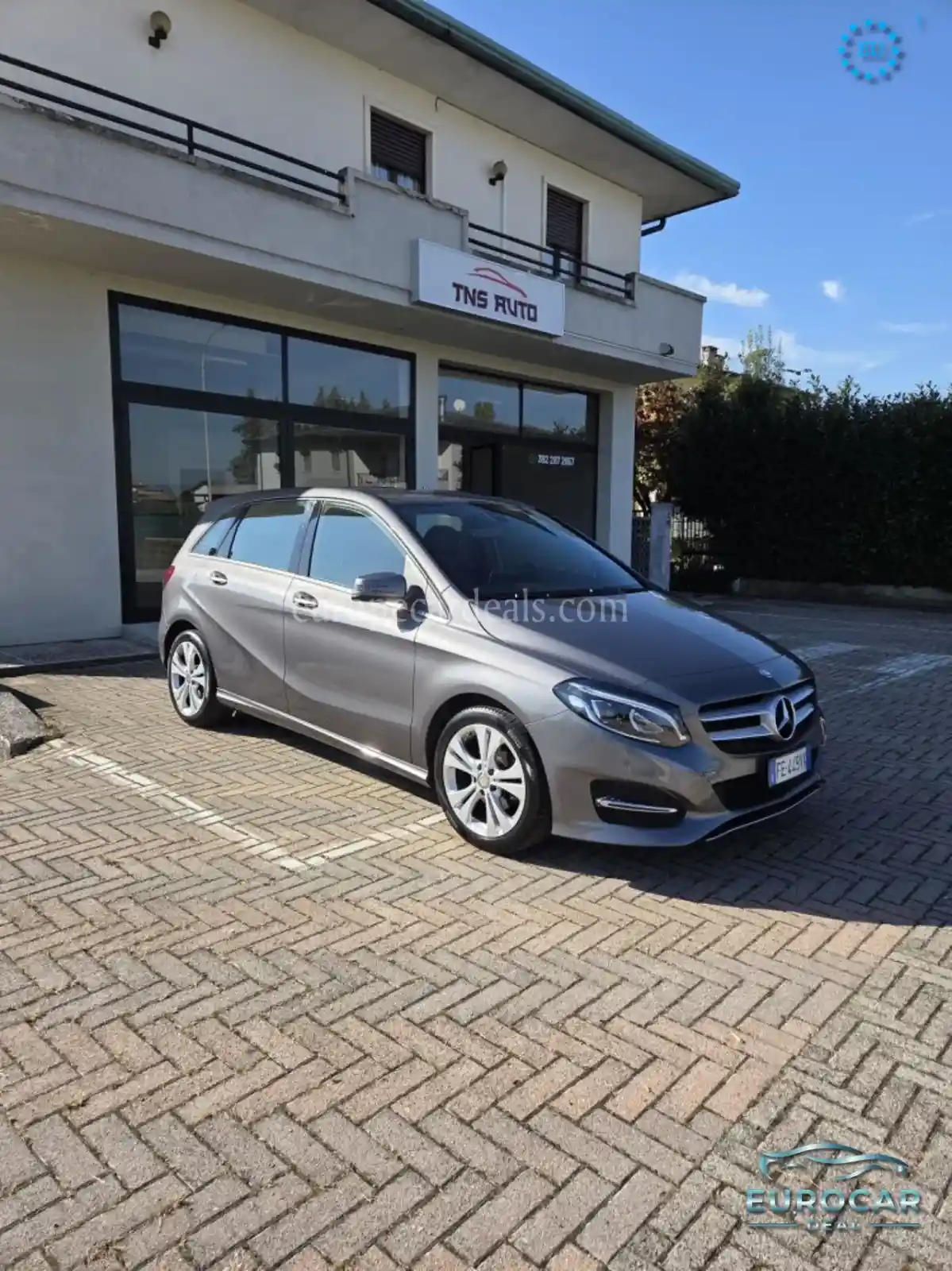 Mercedes-Benz B 180