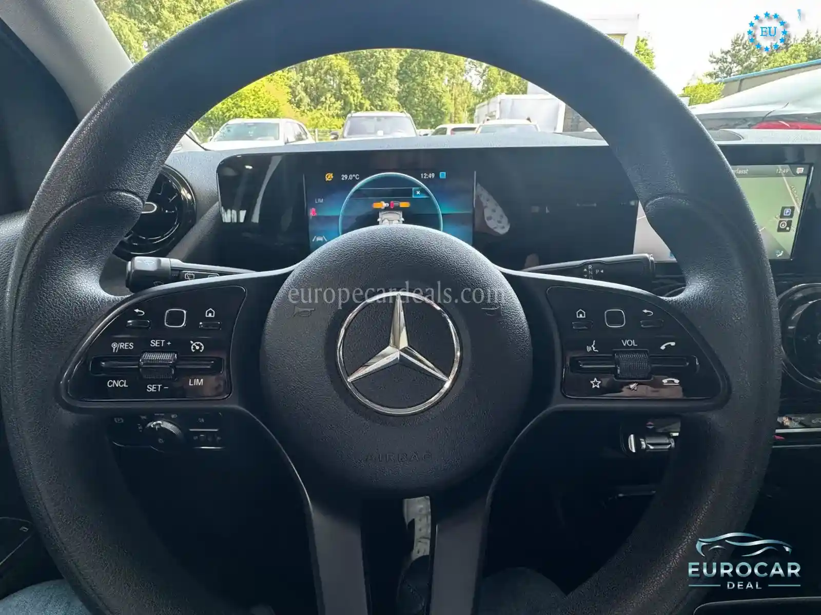 Mercedes-Benz B 180
