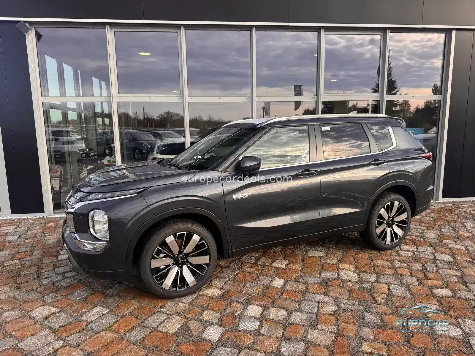 Mitsubishi Plug-in Hybrid Outlander