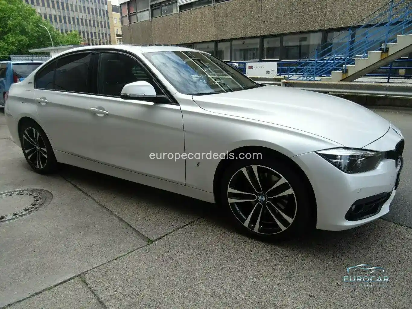 BMW 330