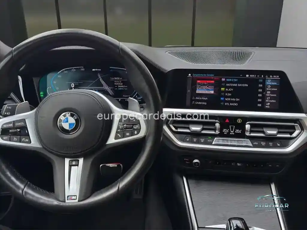 BMW 330
