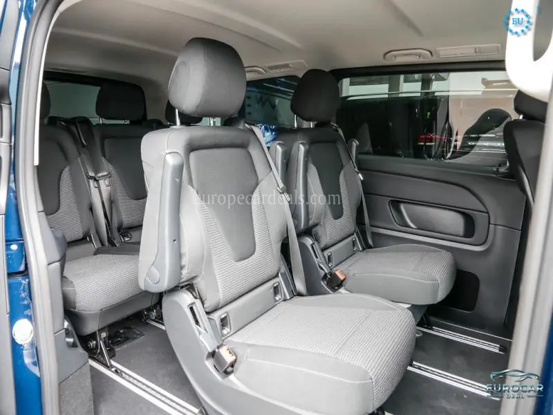 Mercedes-Benz V 220