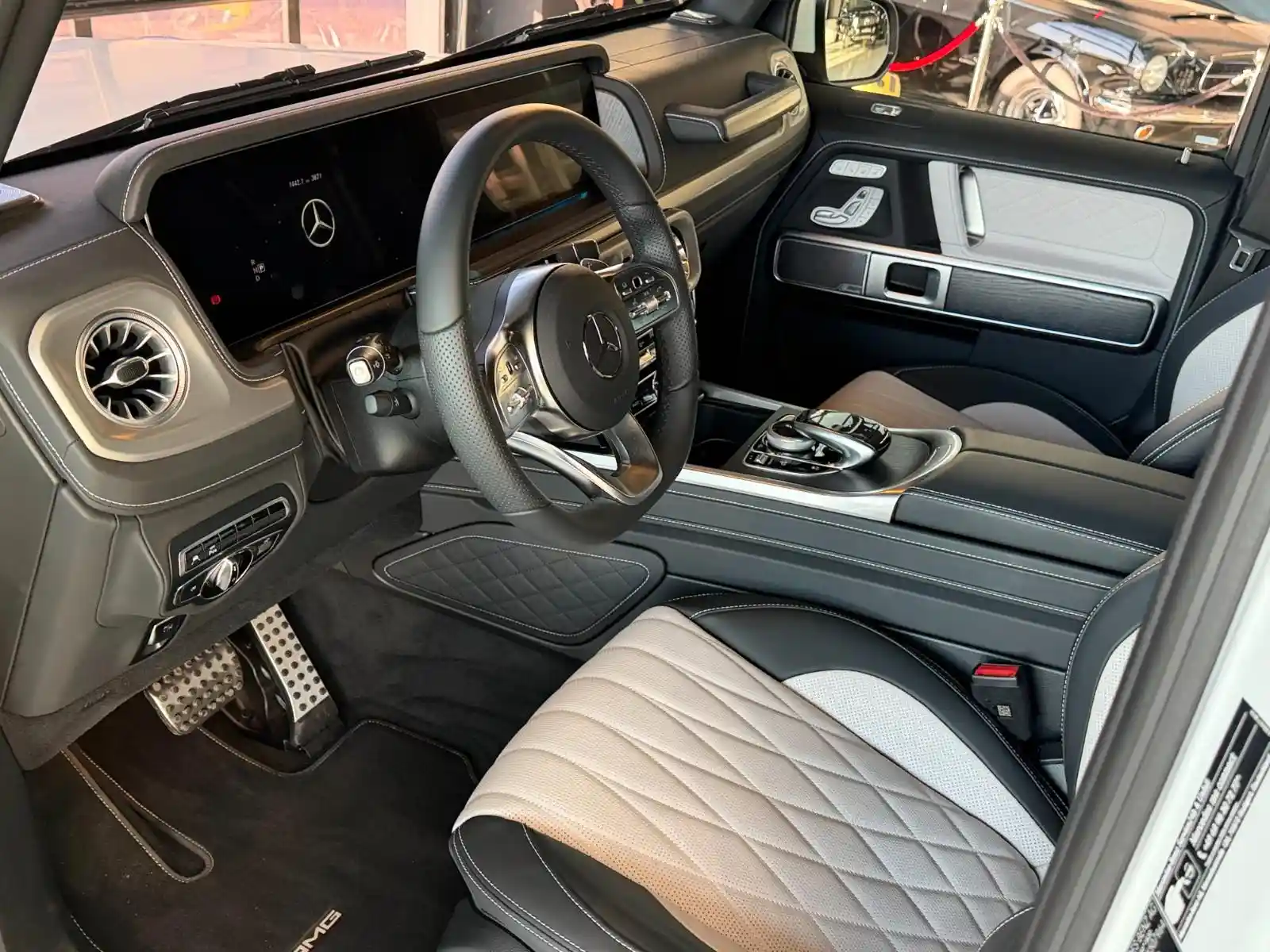 Mercedes-Benz G 500