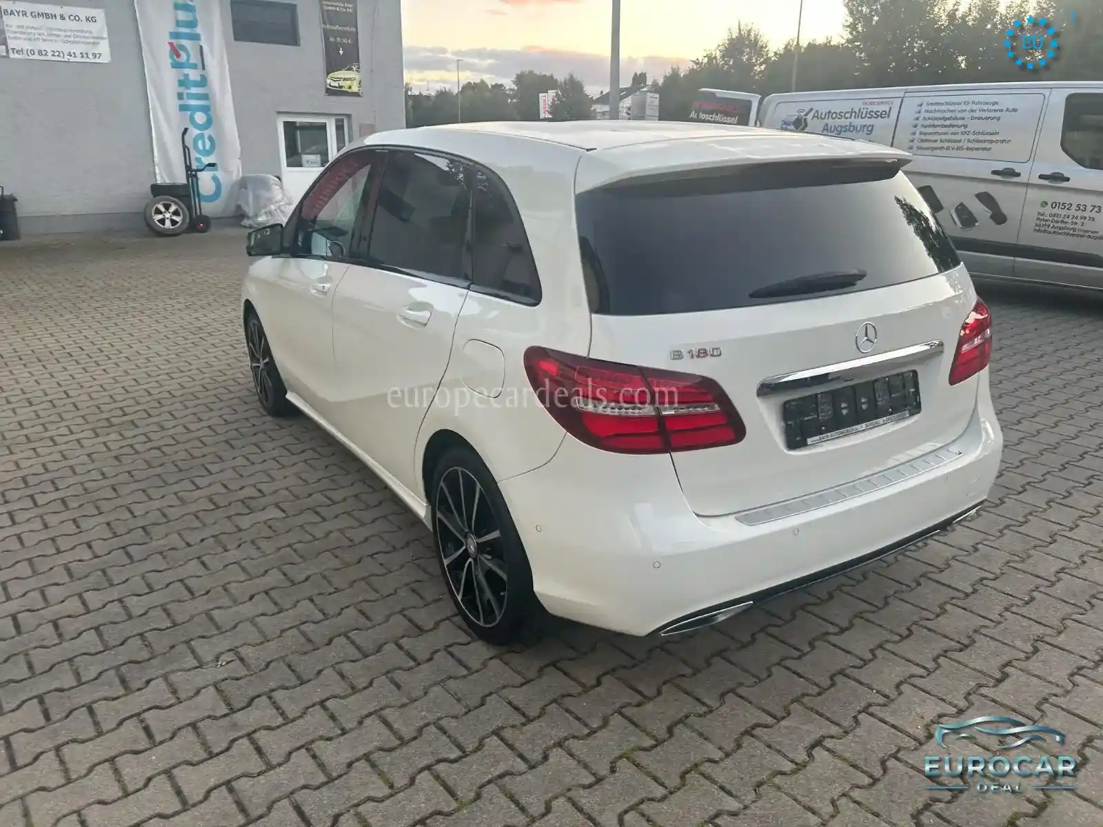 Mercedes-Benz B 180