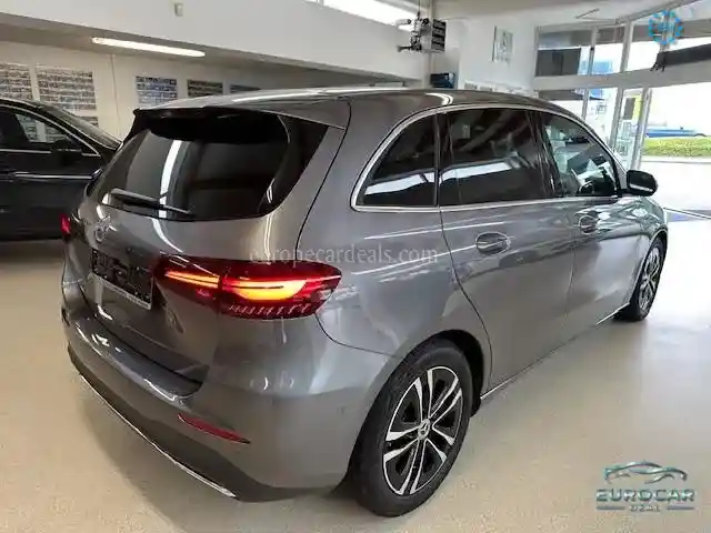 Mercedes-Benz B 200
