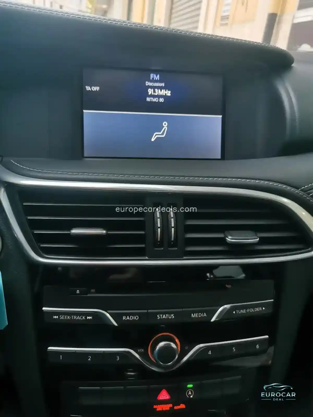 Infiniti Q30