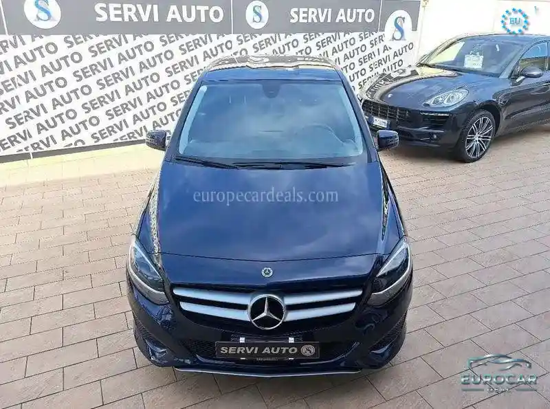 Mercedes-Benz B 180