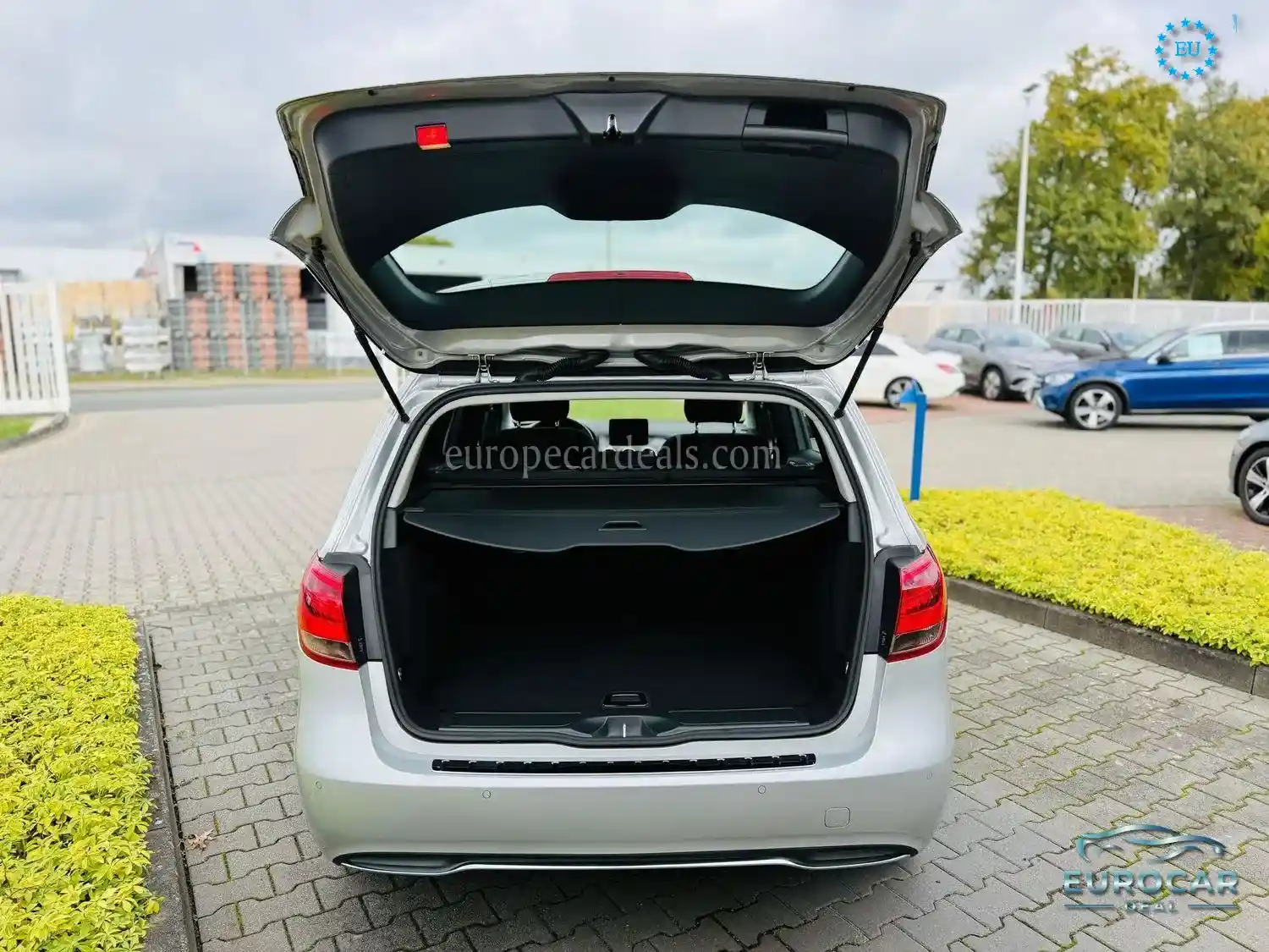 Mercedes-Benz B 180
