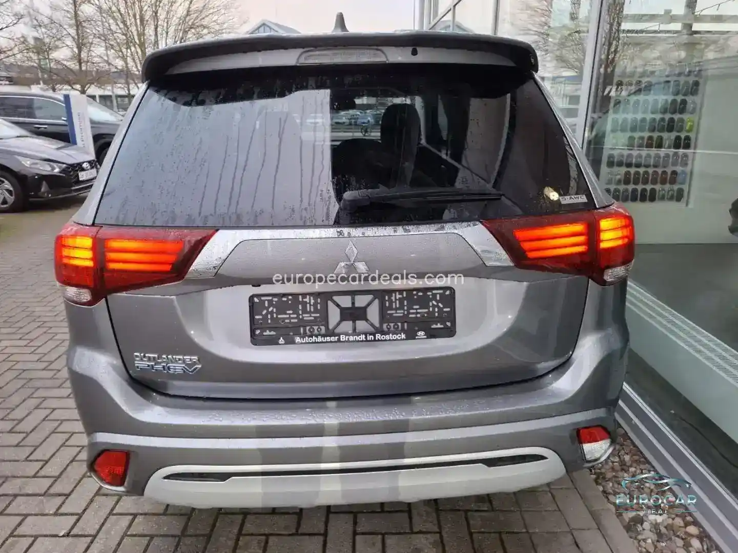 Mitsubishi Plug-in Hybrid Outlander
