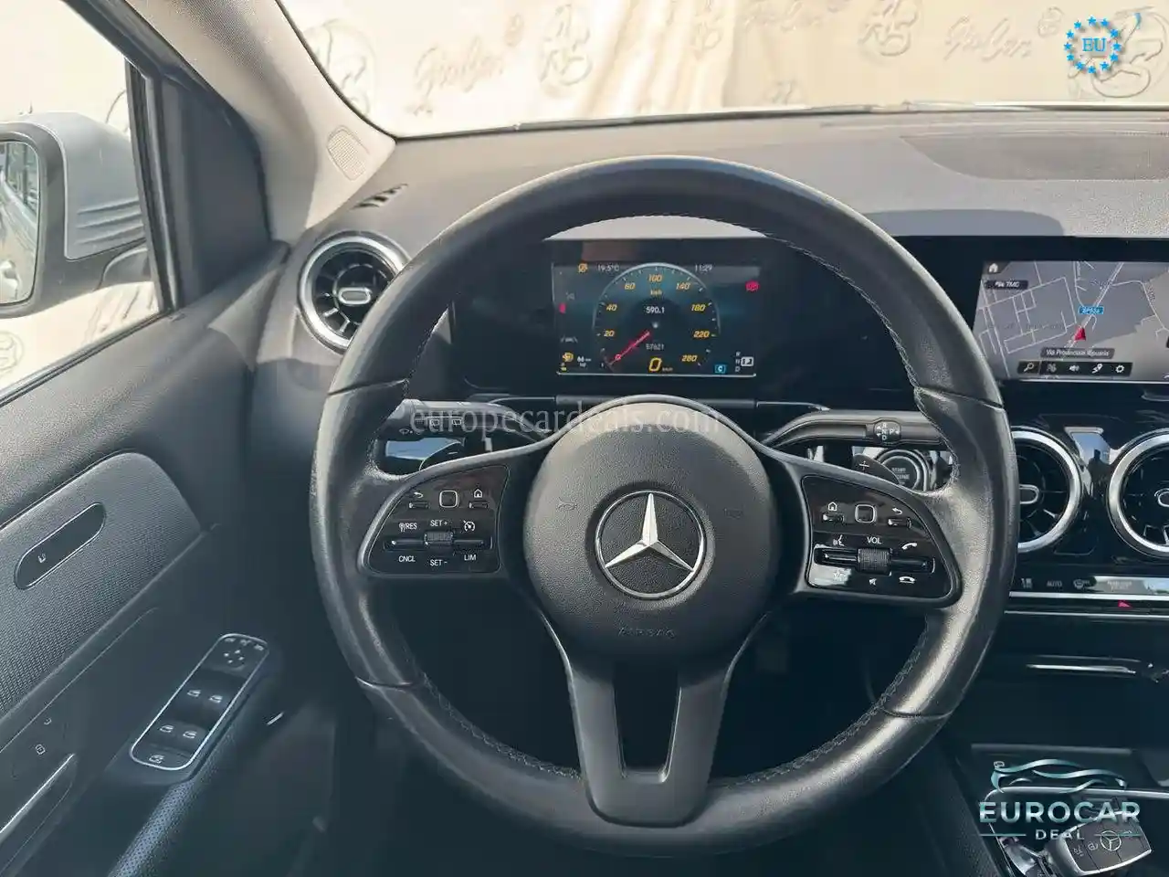 Mercedes-Benz B 180