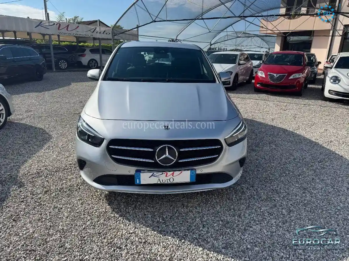 Mercedes-Benz B 180