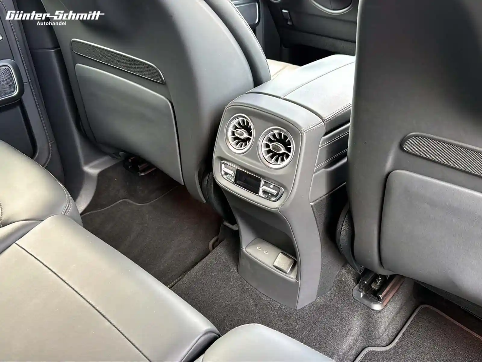 Mercedes-Benz G 500
