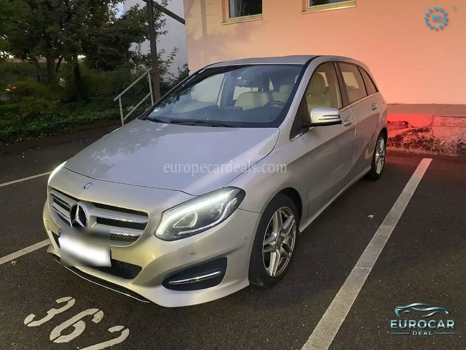 Mercedes-Benz B 180