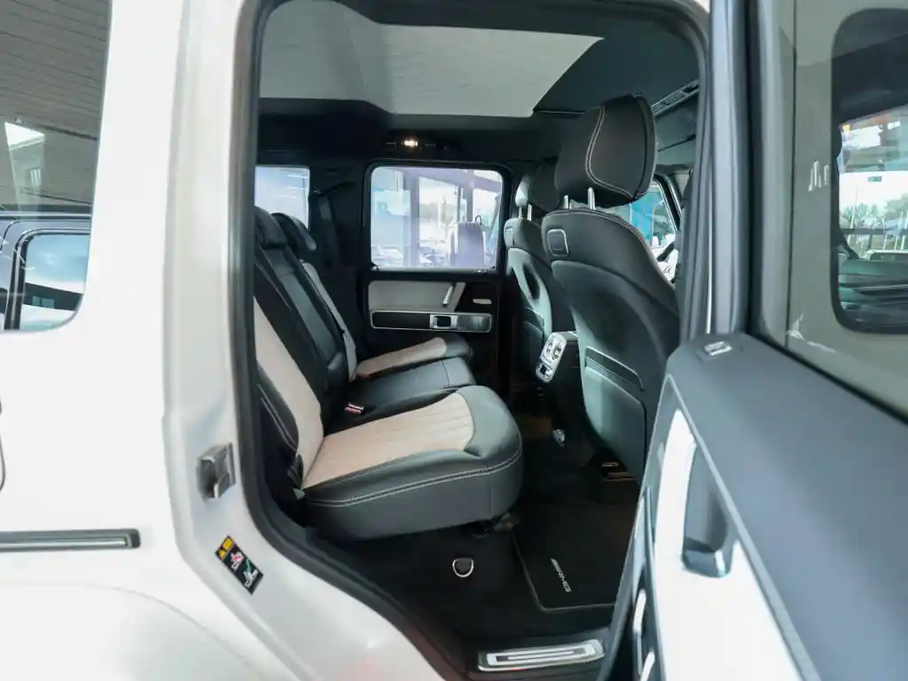 Mercedes-Benz G 500