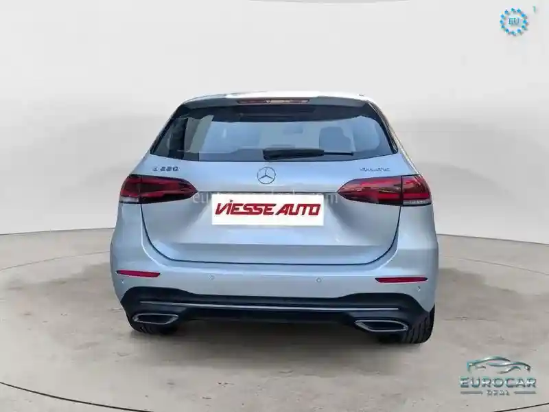 Mercedes-Benz B 220