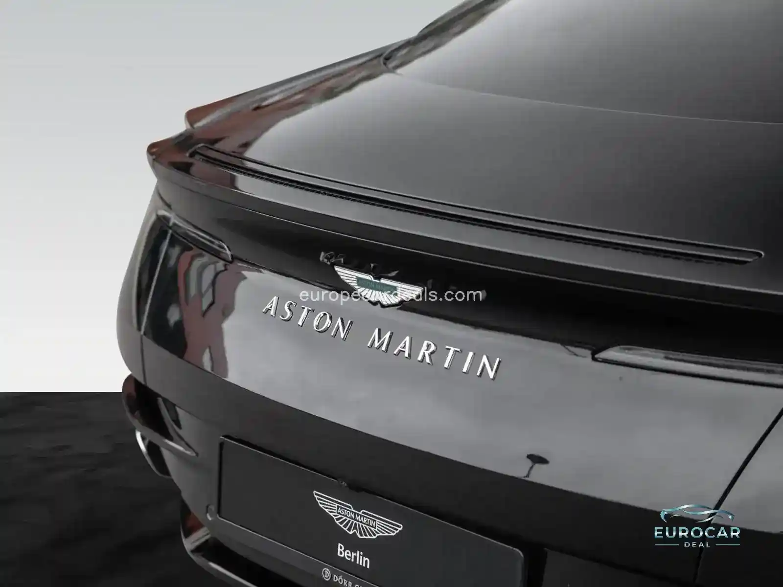 Aston Martin DB12