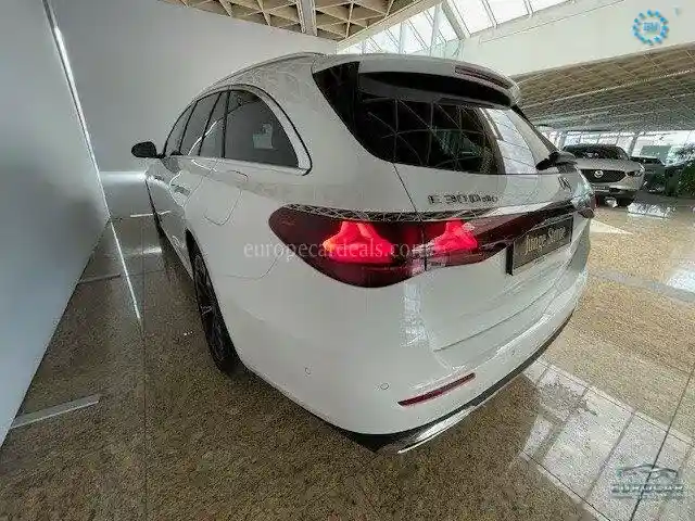 Mercedes-Benz E 300