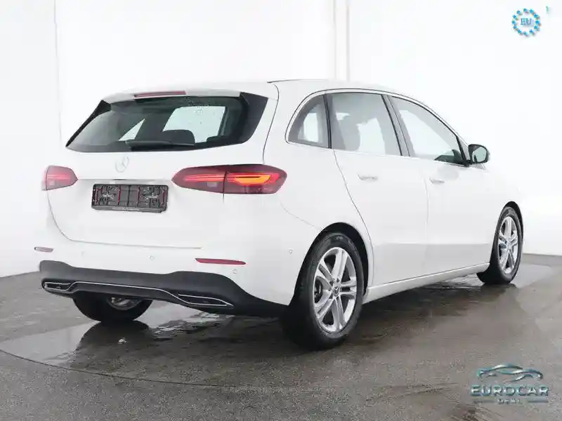 Mercedes-Benz B 220