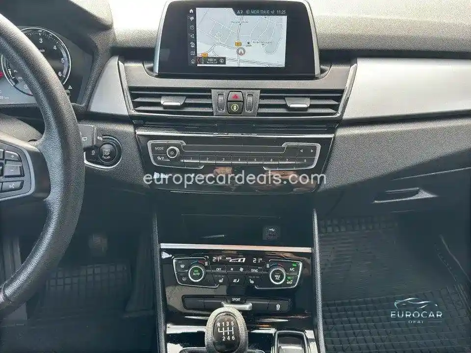 BMW 218